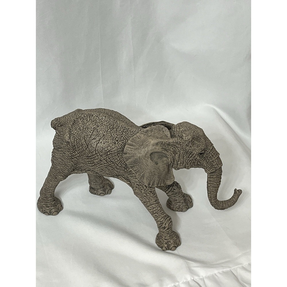 THE HERD‎ "HUNDRED" ELEPHANT #3168 NoTusks (C3)
